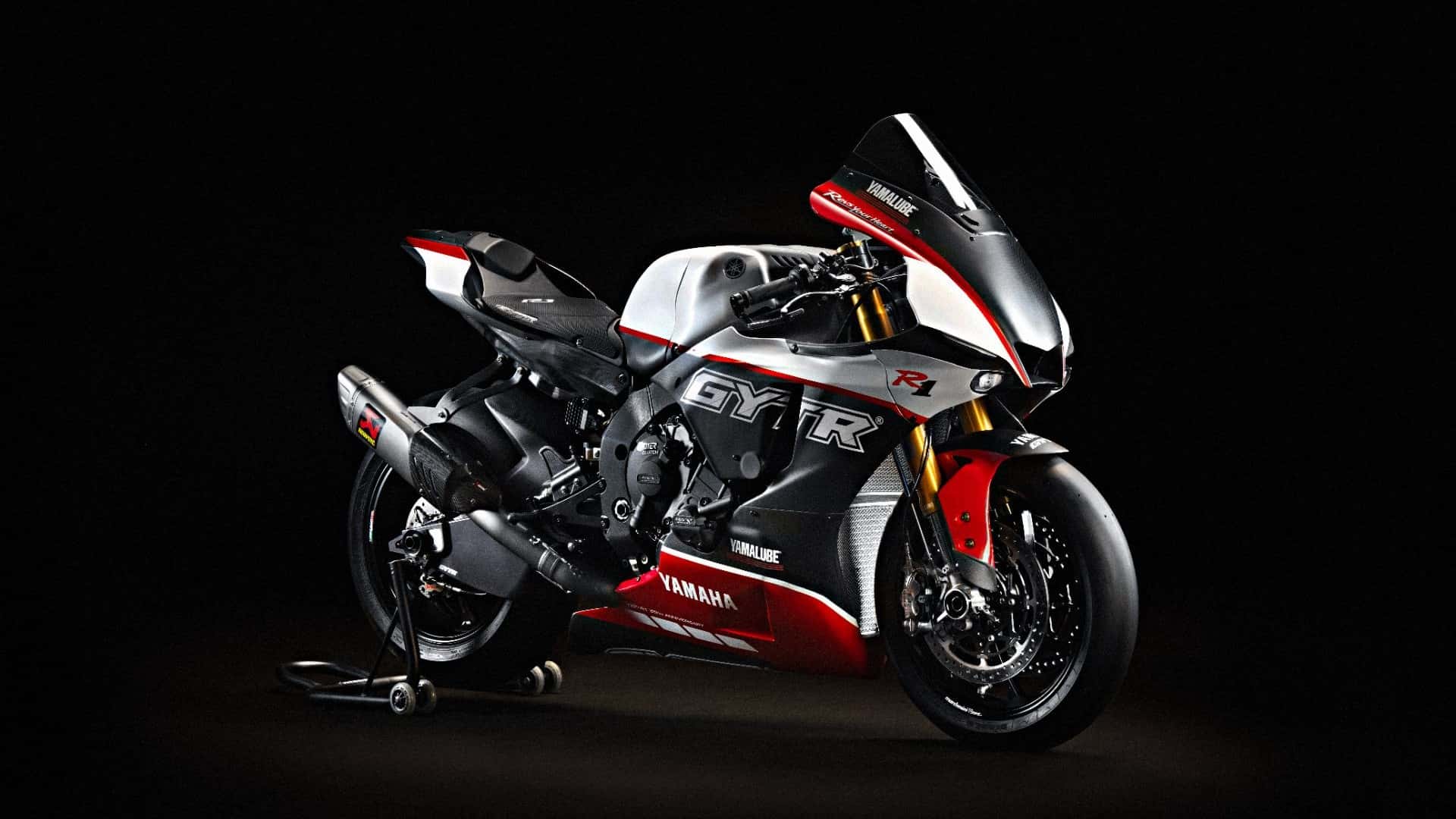Yamaha R1 ganha série de 25 anos por R$ 830 mil e já esgotou