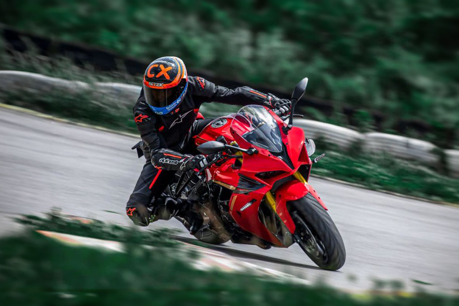 novas motos esportivas surpreendem pelo preço e potência
