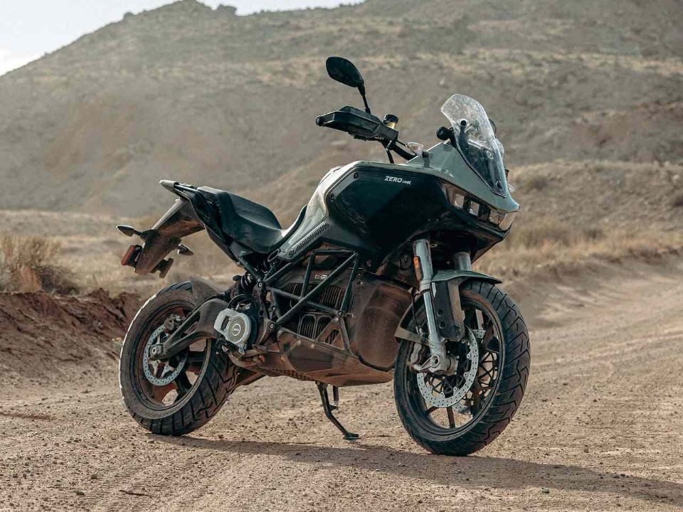 Motos elétricas para viajar: 5 modelos que surpreenderam