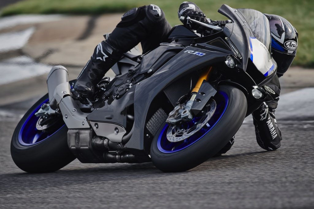 Yamaha R1 sai de cena em 2025