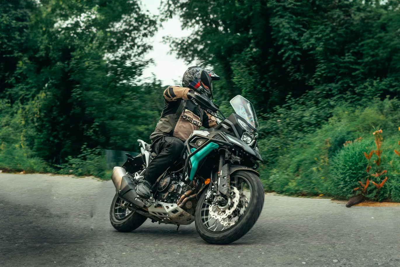 Melhor que CB 500? Nova moto chega à Colômbia e nos faz inveja
